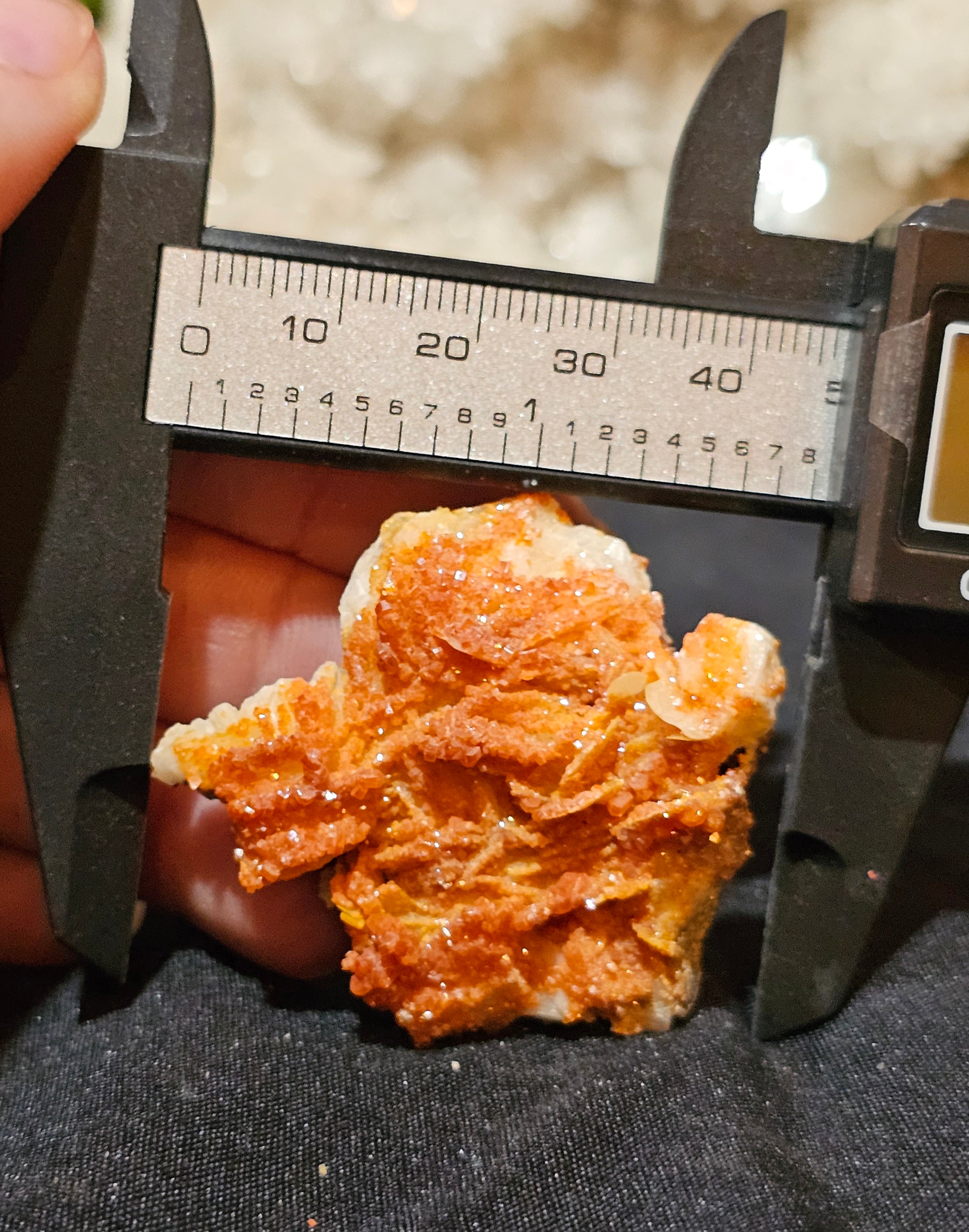 Vanadinite on Barite.