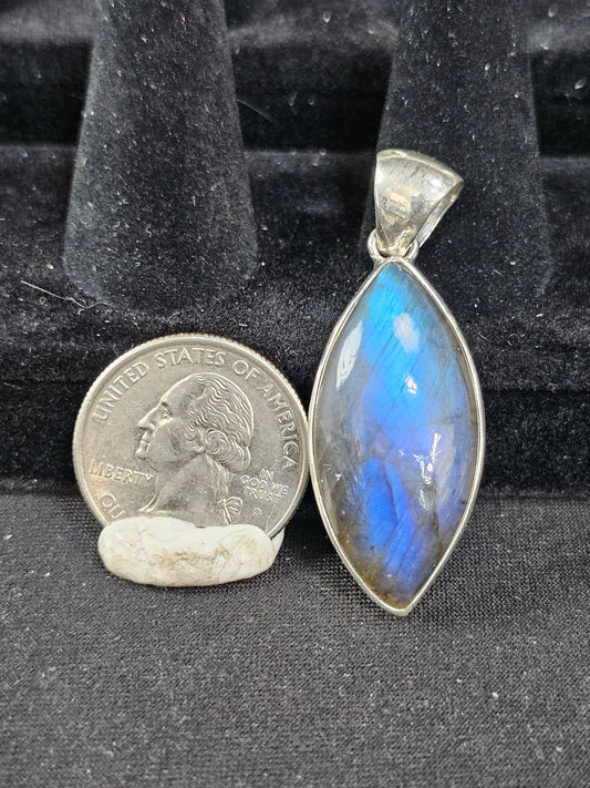 Holy sheeeet. Look at this Lab pendant.