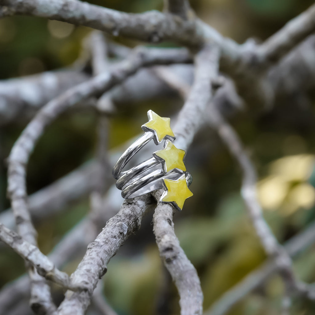Starborn Brucite 3-Stars Spiral Ring in Sterling Silver
