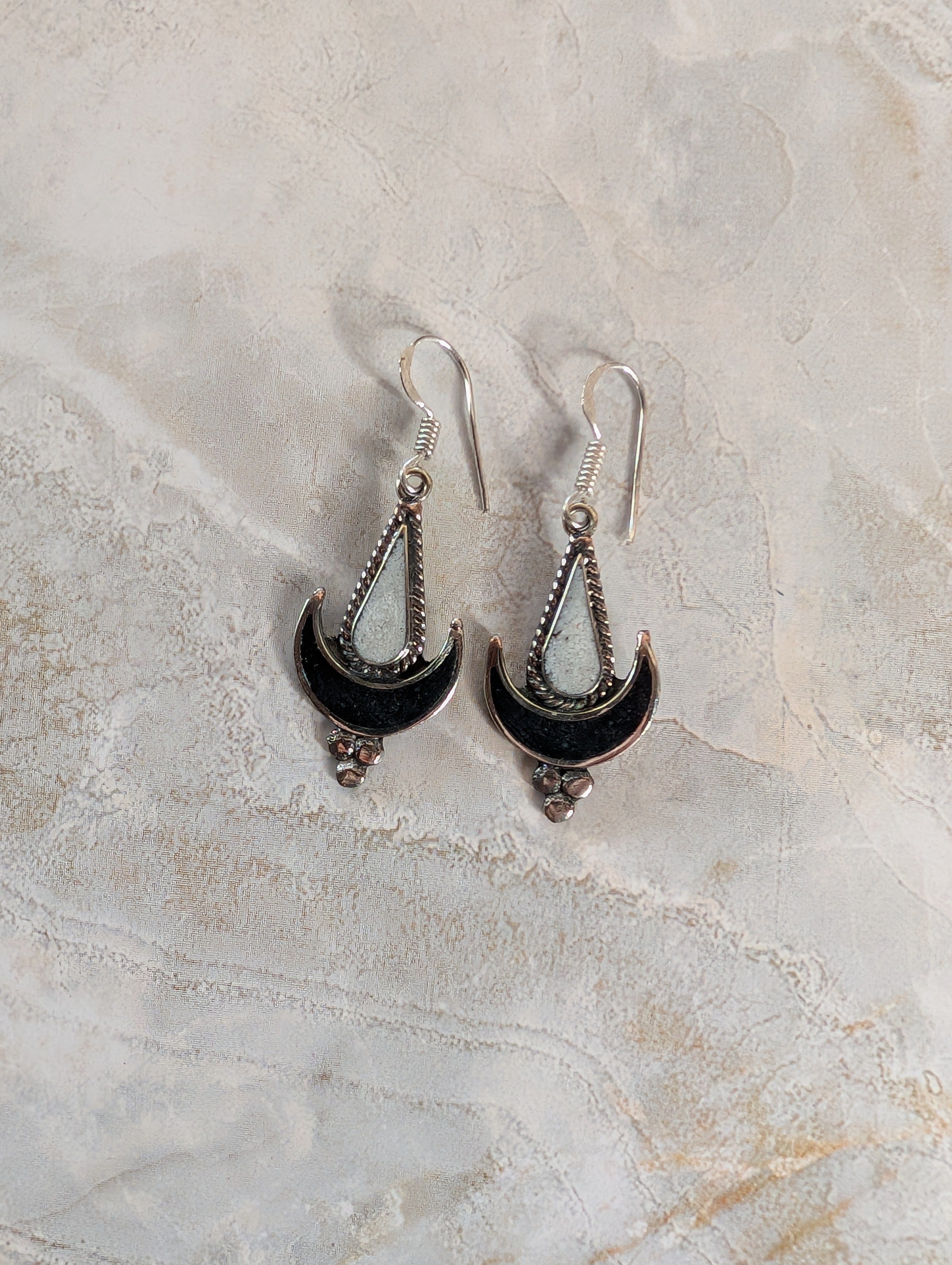 Black Onyx & White Buffalo Crescent Moon Dangle Earrings – Southwest Boho Statement